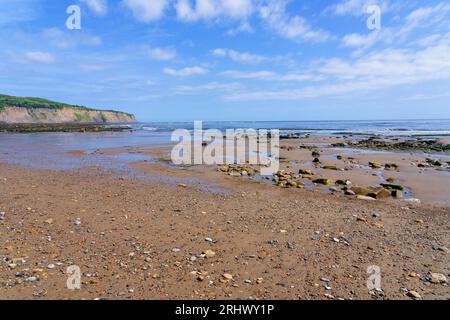 Plage de Robin Hoods Bay dans le North Yorkshire. Banque D'Images