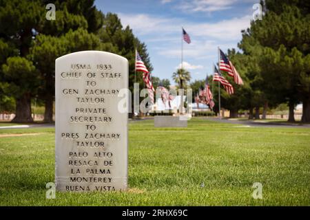 La tombe du lieutenant-colonel William Bliss, près de la porte principale de fort Bliss à El Paso, Texas. Banque D'Images