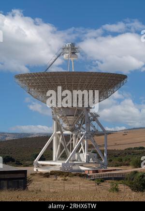 Sardinia radio Telescope utilisé pour l'exploration spatiale et est situé à San Basilio dans le centre de la Sardaigne Banque D'Images