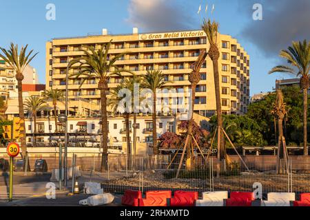 Palma de Majorque, Espagne ; août 06 2023 : façade principale de l'hôtel Gran Melia Victoria au lever du soleil. Palma de Majorque, Espagne Banque D'Images