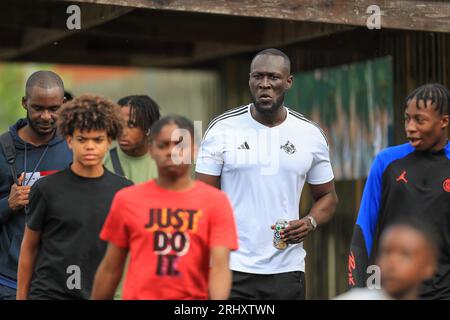 Horley, Royaume-Uni. 19 août 2023. Stormzy lors du match de tour préliminaire de la coupe FA Cup de Horley Town FC vs AFC Croydon Athletic Emirates à New Defence, Horley, Royaume-Uni le 19 août 2023 Credit : Every second Media/Alamy Live News Banque D'Images