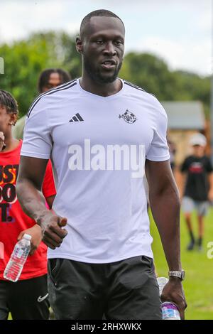 Horley, Royaume-Uni. 19 août 2023. Stormzy lors du match de tour préliminaire de la coupe FA Cup de Horley Town FC vs AFC Croydon Athletic Emirates à New Defence, Horley, Royaume-Uni le 19 août 2023 Credit : Every second Media/Alamy Live News Banque D'Images