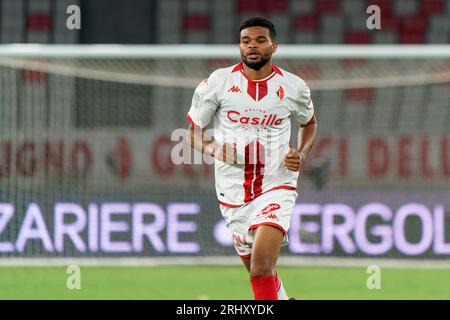 Bari, Italie. 18 août 2023. Malcom Edjouma (SSC Bari) lors du SSC Bari vs Palermo FC, match italien de football Serie B à Bari, Italie, août 18 2023 crédit : Agence photo indépendante/Alamy Live News Banque D'Images