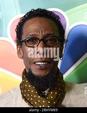 DOSSIER : Pasadena, États-Unis. 19 août 2023. « This is US » l’acteur Ron Cephas Jones, 66 ans, est décédé d’un problème pulmonaire de longue date le 19 août 2023. Il a reçu une double greffe pulmonaire au Ronald Reagan UCLA Medical Center en 2020, où il a été patient pendant près de deux mois. ------------------------------------------------- 18 janvier 2017 Pasadena, CA Ron Cephas Jones NBCUniversal Press Tour hiver 2017 jours 2 à l'hôtel Langham Huntington. © Lisa OConnor/AFF-USA.com crédit : AFF/Alamy Live News Banque D'Images