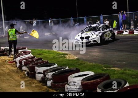 New Alamein, Égypte. 19 août 2023. Un concurrent se produit lors du défi de dérive du Misr International Motorsport Championship à New Alamein City, Égypte, le 19 août 2023. Crédit : Ahmed Gomaa/Xinhua/Alamy Live News Banque D'Images