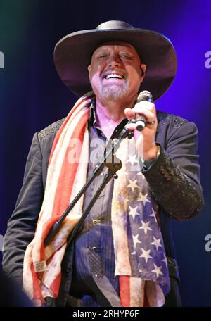 Hiawassee, Géorgie, États-Unis. 19 août 2023. Eddie Montgomery sur scène pour Brotherly Love Tour avec John Michael Montgomery et Eddie Montgomery, Anderson Music Hall, Georgia Mountain Fairgrounds, Hiawassee, GA 19 août, 2023. crédit : Derek Storm/Everett Collection/Alamy Live News Banque D'Images