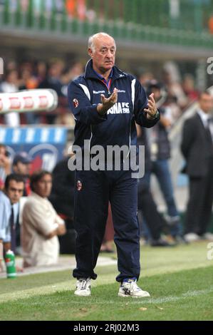 Milan Italie 2003-09-13 : Carlo Mazzone, entraîneur de Bologne, pendant le match AC Milan - FC Bologne Banque D'Images