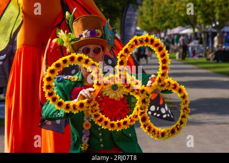 Steve Bullen lors de la journée d’ouverture au Southport Flower Show 2023 alors que les exposants, les concepteurs de jardins et les expositions florales attendent l’arrivée de jusqu’à 50 000 visiteurs qui sont attendus à ce célèbre événement annuel. Banque D'Images