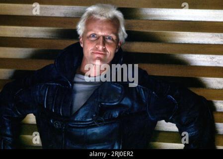 RUTGER HAUER dans LE COUREUR DE LAME (1982), dirigé par RIDLEY SCOTT. Crédit : ENTREPRISE LADD/WARNER BROS/Album Banque D'Images