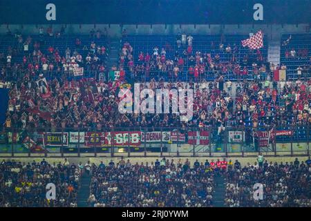 Milan, Italie. 19 août 2023. Supporters de l'AC Monza, lors du FC Internazionale contre l'AC Monza, Serie A, au stade Giuseppe Meazza. Crédit : Alessio Morgese / Emage Banque D'Images