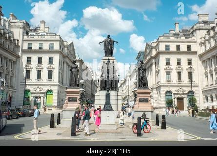 Le Guards Crimean War Memorial est un mémorial classé Grade II à St James's, Londres, Royaume-Uni Banque D'Images