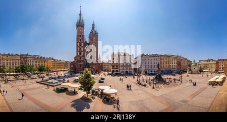La vieille ville de Cracovie est le quartier central historique de Cracovie, en Pologne. C'est l'un des vieux quartiers les plus célèbres de Pologne aujourd'hui Banque D'Images