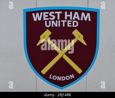 Londres, Royaume-Uni. 20 août 2023. Une vue générale de West Ham badge au London Stadium avant le match de Premier League West Ham United vs Chelsea au London Stadium, Londres, Royaume-Uni, le 20 août 2023 (photo de Mark Cosgrove/News Images) à Londres, Royaume-Uni le 8/20/2023. (Photo de Mark Cosgrove/News Images/Sipa USA) crédit : SIPA USA/Alamy Live News Banque D'Images