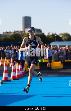 Cassandre Beaugrand (FRA) au Relais Mixte Triathlon lors de l’épreuve test des Jeux Olympiques et Paralympiques de Triathlon 2023, le 17 au 20 août 2023 à Paris, France - photo Germain Hazard / FFTRI / DPPI Banque D'Images