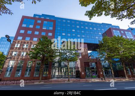 Façade du siège de la garantie mutuelle des fonctionnaires, une compagnie d'assurance française plus connue sous l'acronyme GMF Banque D'Images