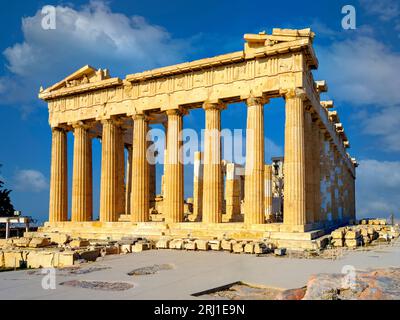 Vues sur les ruines du temple de Parthénon Acropolis, site classé au patrimoine mondial de l'UNESCO, Athènes, Grèce, Europe Banque D'Images