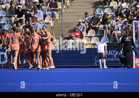 Monchengladbach, Allemagne. 20 août 2023. Les joueuses néerlandaises célèbrent après avoir marqué lors d'un match de hockey entre l'équipe nationale belge de hockey féminin Red Panthers et les pays-Bas, dimanche 20 août 2023 à Monchengladbach, en Allemagne, le match 2/3 de la poule des championnats d'Europe de hockey féminin. Les championnats EuroHockey 2023 ont lieu du 18 au 27 août 2023. BELGA PHOTO DIRK WAEM crédit : Belga News Agency/Alamy Live News Banque D'Images