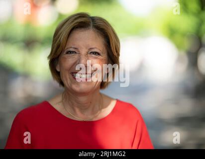 Mayence, Allemagne. 18 août 2023. Malu Dreyer (SPD), ministre-président de Rhénanie-Palatinat, arrive pour un entretien avec dpa. Crédit : Boris Roessler/dpa/Alamy Live News Banque D'Images
