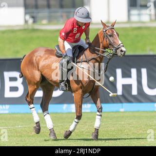 Gstaad, Berne, Suisse. 20 août 2023. Gstaad Suisse, 08/20/2023, Segundo CONDESSE du Team Gstaad Palace (Argentine) #2 lors de hublot Polo Gold Cup Gstaad 2023. Hublot Polo Gold Cup Gstaad 2023 a eu lieu à l'aéroport de Gstaad de la célèbre station de ski, qui accueille chaque année le tournoi de tennis ATP (crédit image : © Eric Dubost/ZUMA Press Wire) À USAGE ÉDITORIAL UNIQUEMENT! Non destiné à UN USAGE commercial ! Crédit : ZUMA Press, Inc./Alamy Live News Banque D'Images