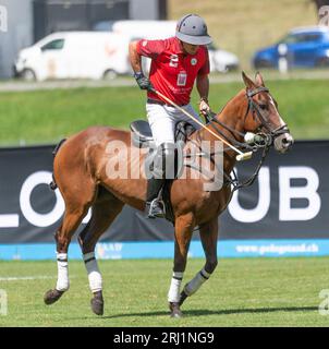 Gstaad, Berne, Suisse. 20 août 2023. Gstaad Suisse, 08/20/2023, Segundo CONDESSE du Team Gstaad Palace (Argentine) #2 lors de hublot Polo Gold Cup Gstaad 2023. Hublot Polo Gold Cup Gstaad 2023 a eu lieu à l'aéroport de Gstaad de la célèbre station de ski, qui accueille chaque année le tournoi de tennis ATP (crédit image : © Eric Dubost/ZUMA Press Wire) À USAGE ÉDITORIAL UNIQUEMENT! Non destiné à UN USAGE commercial ! Crédit : ZUMA Press, Inc./Alamy Live News Banque D'Images