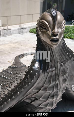 Wangechi Mutu MamaRay Bronze MOMA sculptures jardins NYC New York City Banque D'Images