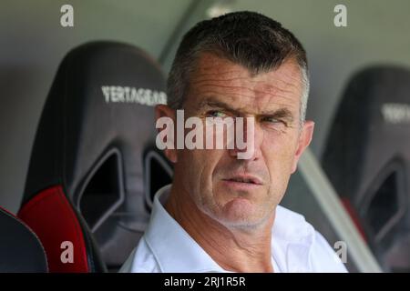 ROTTERDAM, PAYS-BAS - AOÛT 19 : entraîneur-chef Marinus Dijkhuizen (Excelsior Rotterdam) lors du match d'Eredivisie entre SBV Excelsior et AFC Ajax à v. Banque D'Images