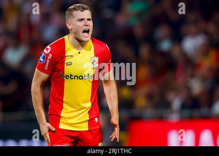 DEVENTER, PAYS-BAS - AOÛT 19 : Philippe Rommens (Go Ahead Eagles) lors du match d'Eredivisie entre Go Ahead Eagles et FC Volendam à de Adelaarshor Banque D'Images