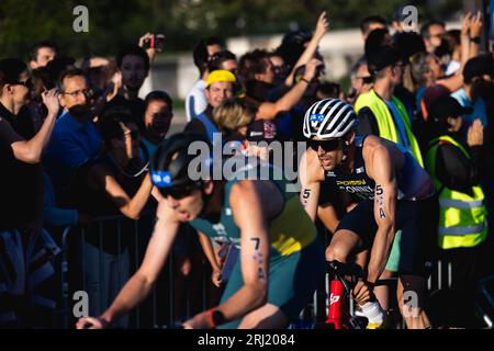 Dorian Coninx (FRA) au Triathlon Relais Mixte lors de l’épreuve test des Jeux Olympiques et Paralympiques du monde de Triathlon 2023, du 17 au 20 août 2023 à Paris, France Banque D'Images