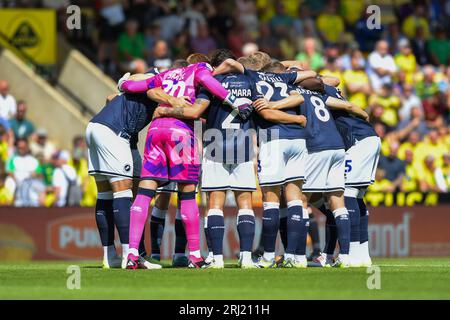 L'équipe de Millwall s'est réunie avant le match du championnat Sky Bet entre Norwich City et Millwall à Carrow Road, Norwich le dimanche 20 août 2023. (Photo : Kevin Hodgson | MI News) crédit : MI News & Sport / Alamy Live News Banque D'Images