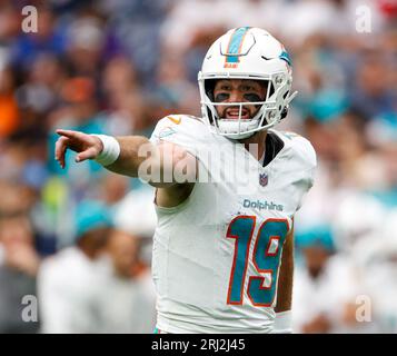 19 août 2023 : Skylar Thompson (19), quarterback des Dolphins de Miami, lors d'un match de pré-saison entre les Texans et les Jaguars des Dolphins le 19 août 2023 à Houston. (Image de crédit : © Scott Coleman/ZUMA Press Wire) USAGE ÉDITORIAL SEULEMENT! Non destiné à UN USAGE commercial ! Banque D'Images