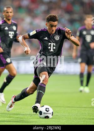 Jamal Musiala du Bayern Muenchen BRÊME, ALLEMAGNE - 18 AOÛT : match de Bundesliga entre le SV Werder Bremen et le FC Bayern MŸnchen au Wohninvest Weserstadion le 18 août 2023 à Brême, Allemagne. Fussball 1. Bundesliga saison 2023 / 2024 Werder Bremen - FC Bayern MŸnchen © diebilderwelt / Alamy stock Banque D'Images