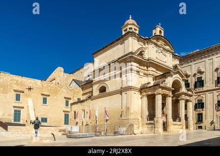 La Valette, Malte - 1 juin 2020 : l'église Sainte Catherine d'Alexandrie qui a été construite en 1576 et est connue comme l'église Sainte Catherine d'Italie. Banque D'Images