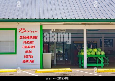 Burris Farm Market est photographié, le 19 août 2023, à Loxley, Alabama. Le marché familial, ouvert en 1984, est une halte populaire pour les touristes. Banque D'Images