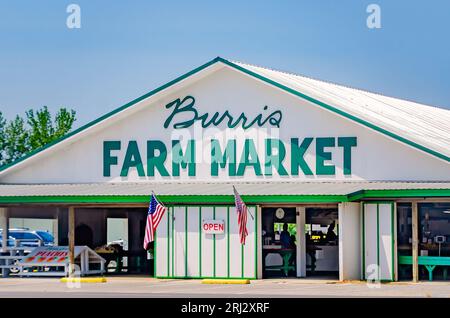 Burris Farm Market est photographié, le 19 août 2023, à Loxley, Alabama. Le marché familial, ouvert en 1984, est une halte populaire pour les touristes. Banque D'Images