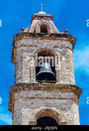 Cuba Havana. La cathédrale du clocher (Catedral de San Cristóbal) est l'une des onze cathédrales catholiques de l'île. Banque D'Images