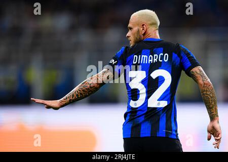 Federico DiMarco du FC Internazionale fait des gestes lors du match de football Serie A entre le FC Internazionale et l'AC Monza. Banque D'Images