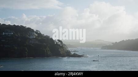 Vue au nord de l'estuaire de Salcombe depuis South Sands Banque D'Images