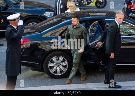 Lundi, 21 août 2023 / Matthew James Harrison le président ukrainien Zelensky et son épouse Olena Zelenska arrivent à Copenhague, au Danemark, pour rencontrer la première ministre danoise mette Frederiksen. La visite intervient après que le Danemark et la Hollande aient accepté d'envoyer des avions de combat F16 en Ukraine pour aider à la guerre en cours contre la Russie Banque D'Images