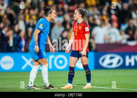 Sydney, Nouvelle-Galles du Sud, Australie. 20 août 2023. SYDNEY, AUSTRALIE - 20 AOÛT : Ona BATLLE d'Espagne console Lucy BRONZE d'Angleterre après que l'Espagne ait battu l'Angleterre en finale de la coupe du monde féminine de la FIFA Australie et Nouvelle-Zélande 2023 au Stadium Australia le 20 août 2023 (image de crédit : © Chris Putnam/ZUMA Press Wire) À USAGE ÉDITORIAL UNIQUEMENT! Non destiné à UN USAGE commercial ! Banque D'Images