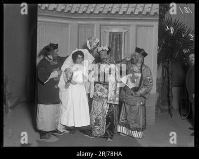 En smekmånad i Kina, Operett-Teatern 1909. Föreställningsbild 1909 par Anton Blomberg Banque D'Images