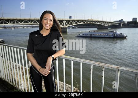 Budapest, Hongrie. 21 août 2023. Céline Vrancx, petite amie de l'athlète belge Dylan Borlee, pose pour le photographe à Budapest, Hongrie, le lundi 21 août 2023. Les mondiaux se déroulent du 19 au 27 août 2023. BELGA PHOTO ERIC LALMAND crédit : Belga News Agency/Alamy Live News Banque D'Images