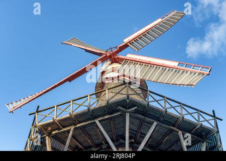 Moulin à vent à Brême, Allemagne. Moulin à vent historique Am Wall, moulin à smocks emblématique de la ville. Banque D'Images