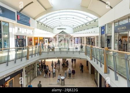 Section intérieure rouge, Metrocentre, Gateshead, Tyne and Wear, Angleterre, Royaume-Uni Banque D'Images