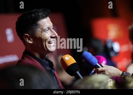 Hambourg, Allemagne. 21 août 2023. Robert Lewandowski, joueur de football, arrive à la cérémonie du « Sport Bild Award 2023 » aux Fish Auction Halls. Crédit : Christian Charisius/dpa/Alamy Live News Banque D'Images