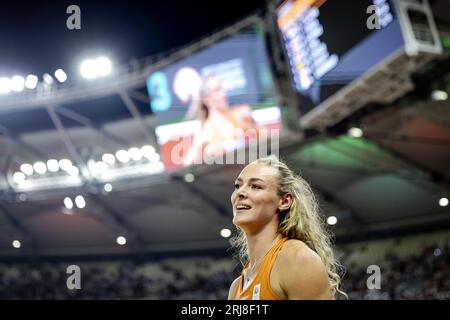 Budapest, Hongrie. 21 août 2023. BUDAPEST - Lieke Klaver en action sur le 400 mètres lors de la troisième journée des Championnats du monde d'athlétisme. ANP ROBIN VAN LONKHUIJSEN crédit : ANP/Alamy Live News Banque D'Images