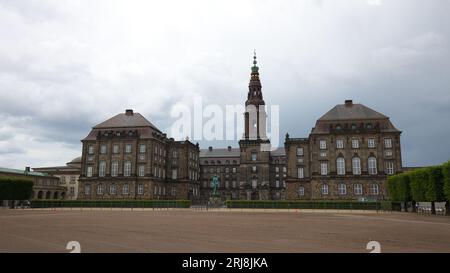 Danemark, Copenhague - 03 juillet 2023 : le palais Christiansborg à Copenhague était autrefois la résidence principale de la famille royale. Banque D'Images