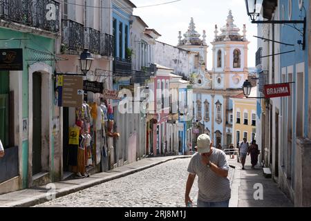 Salvador, Bahia, Brésil - 19 août 2023 : vue depuis Pelourinho, centre historique de la ville de Salvador. Bahia, Brésil. Banque D'Images