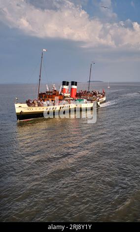 PS Waverley arrivée à Penarth South Wales Banque D'Images