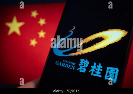 Santa Clara, Californie, États-Unis. 21 août 2023. Le logo de Country Garden, une importante société de promotion immobilière en République populaire de Chine. La société est dirigée par la femme la plus riche de la Chine, Yang Huiyan.Country Garden est à risque de s'effondrer en raison d'être surendetté avec des créances douteuses et d'être impliqué dans une bulle d'actifs massive. La société sera radiée de l'indice Hang Seng de Hong Kong. (Image de crédit : © Taidgh Barron/ZUMA Press Wire) USAGE ÉDITORIAL SEULEMENT! Non destiné à UN USAGE commercial ! Banque D'Images