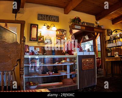 Oak Glen, Californie, États-Unis. 22 août 2010. Apple Annie's Bakery & Restaurant à Oak Glen Californie. Oak Glen est une variété agricole célèbre pour ses pommes. (Image de crédit : © Ian L. Sitren/ZUMA Press Wire) USAGE ÉDITORIAL SEULEMENT! Non destiné à UN USAGE commercial ! Banque D'Images